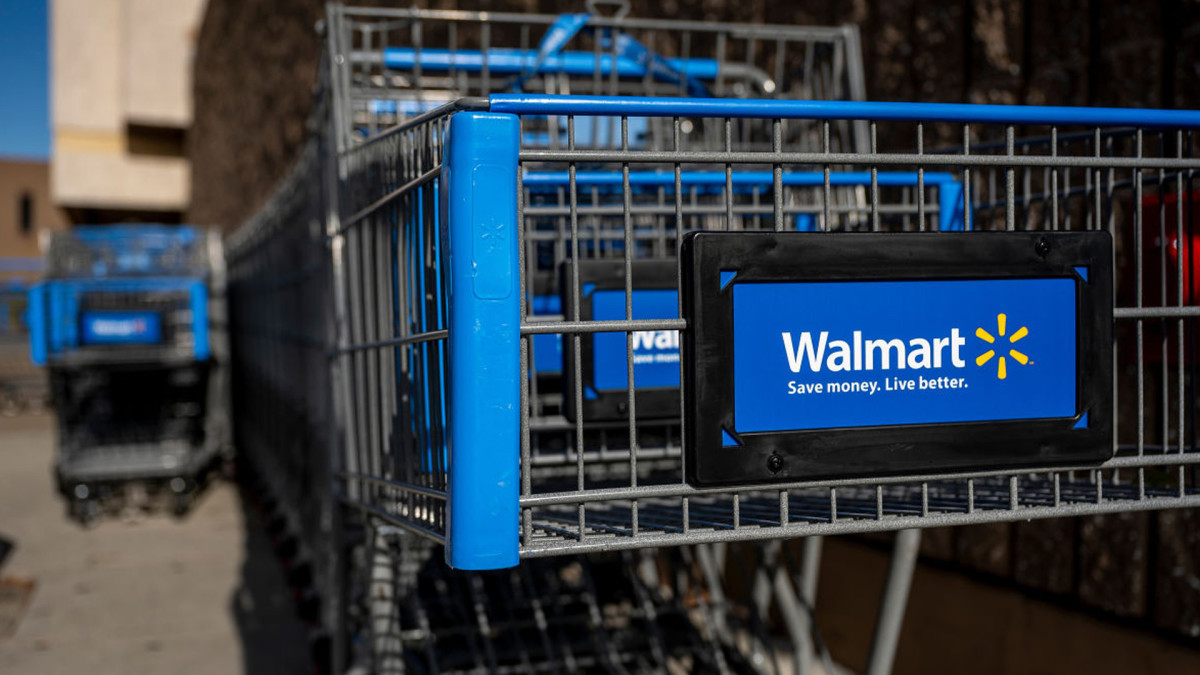 Walmart Has a ‘Quality’ 171-Piece Auto Repair Tool Kit on Sale for Only $36